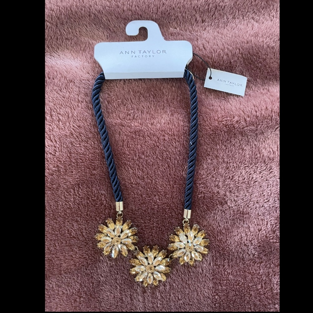 Floral Pendant Necklace